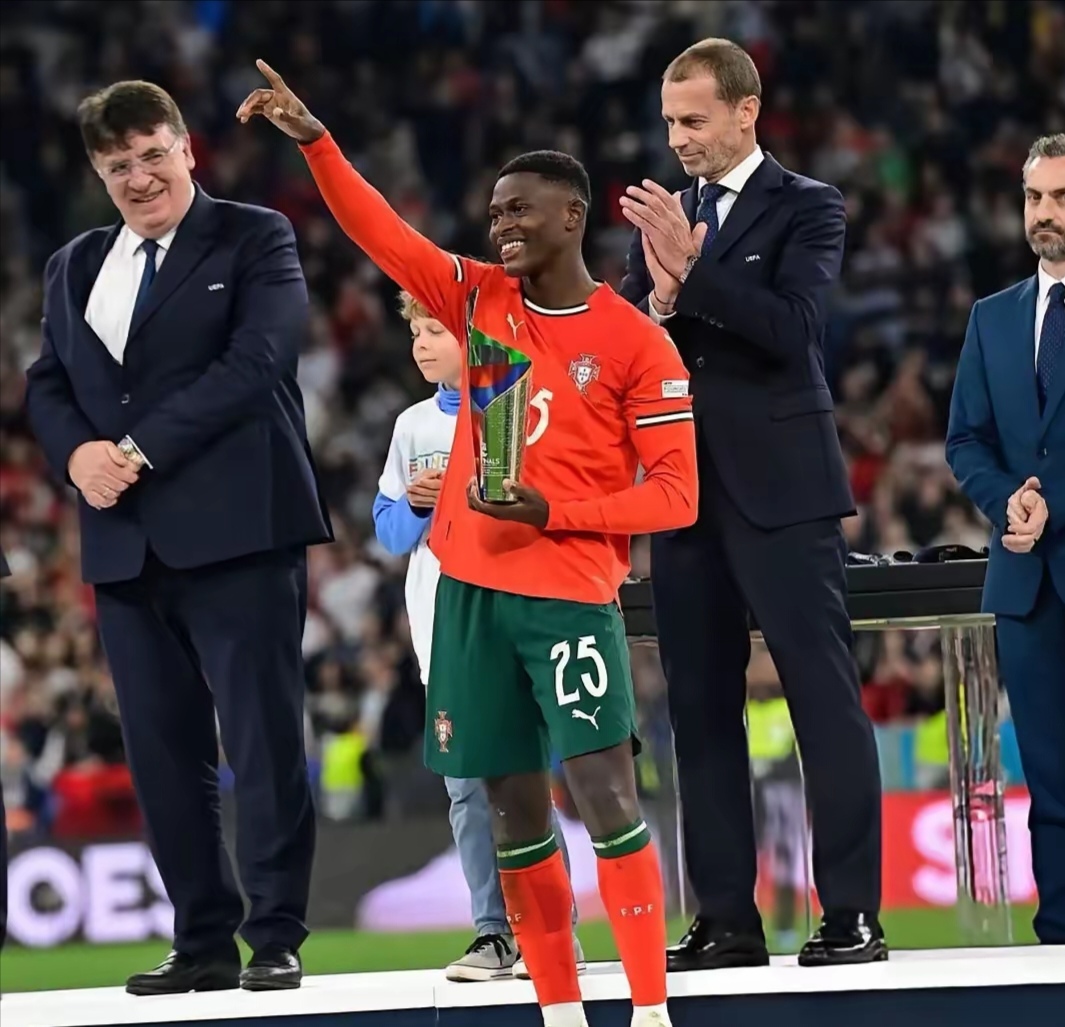 关于欧联倒计时;萨克拉门托国王关键时刻队长鼓劲;细节引发关注;话题不断;球队文化再被提及的信息 关于欧联倒计时;萨克拉门托国王关键时刻队长鼓劲;细节引发关注;话题不断;球队文化再被提及的信息