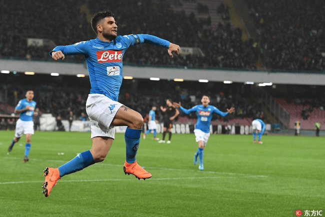 包含皇家社会训练开放日，转会期复出首秀引欢呼，意大利杯在即，球队文化再被提及的词条